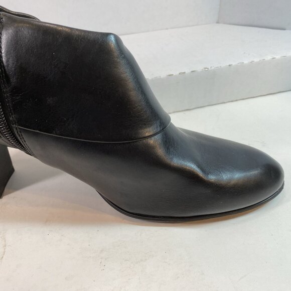 Dockers Zippered Faux Leather Block Heel Ankle Boots 11M - Picture 8 of 13